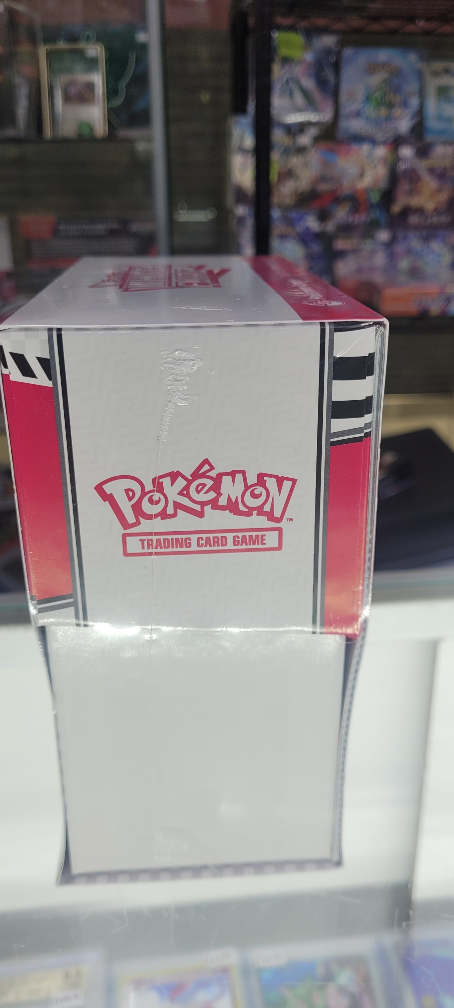 White Flare etb Pokemo Center