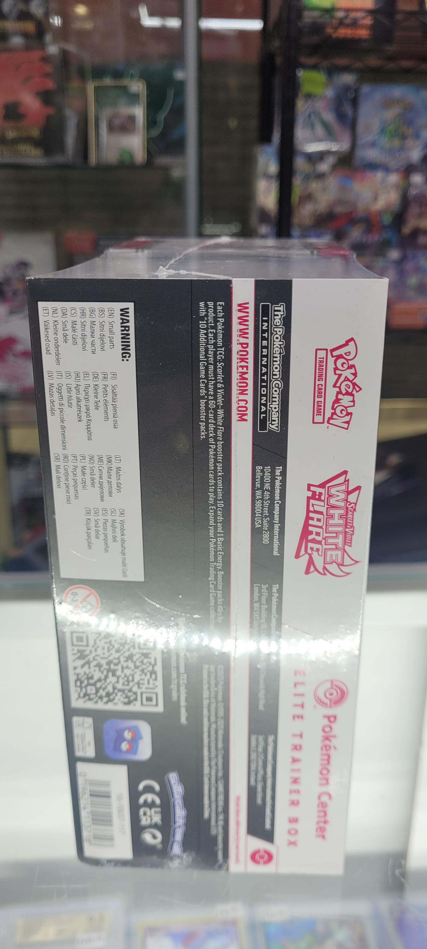 White Flare etb Pokemo Center